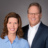 Scott and Traci Turner - Senior Loan Officers | NMLS #629422 & #1491537 in Leawood, KS