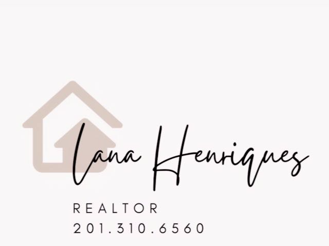 Lana Henriques - Gallery Photo