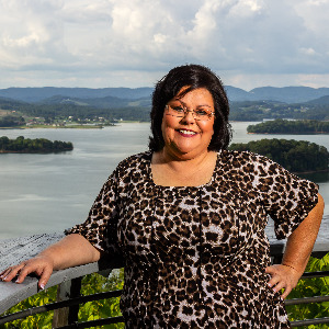 Amy Shrader, Re/Max Real Estate Ten - REALTOR® in Morristown, TN
